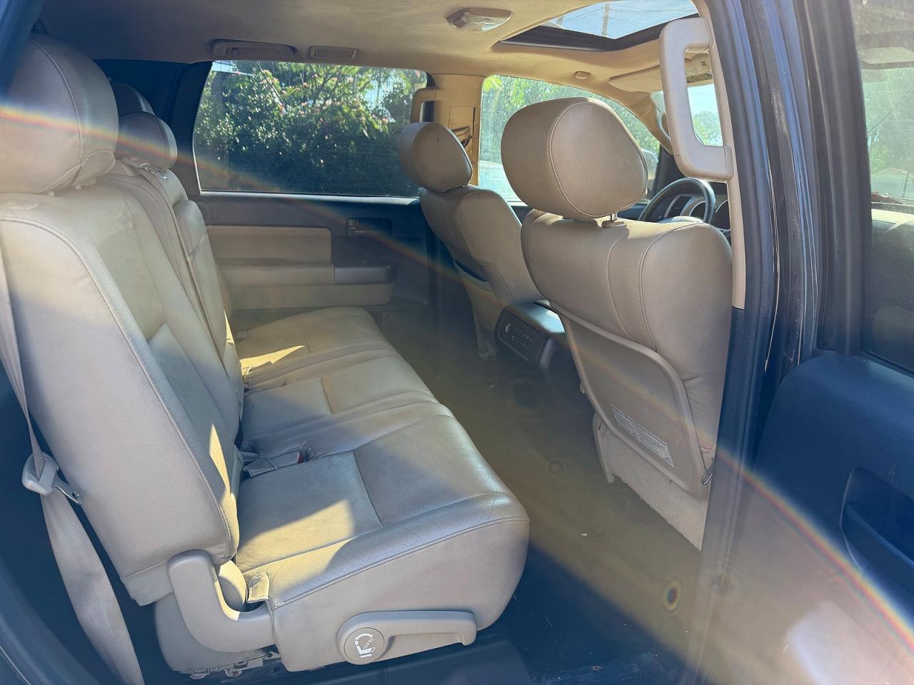Toyota Sequoia Sr5