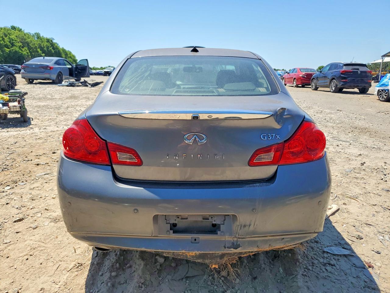 INFINITI G37 X