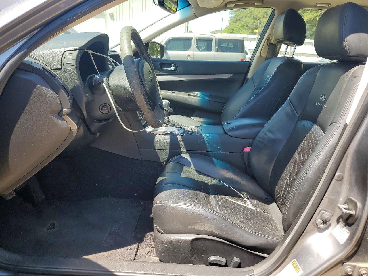 INFINITI G37 X