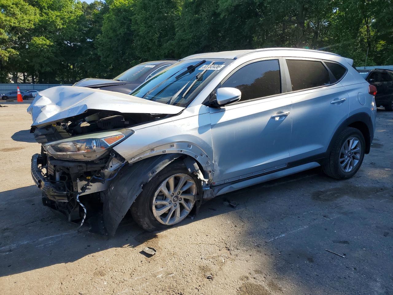 Salvage Hyundai TUCSON Image