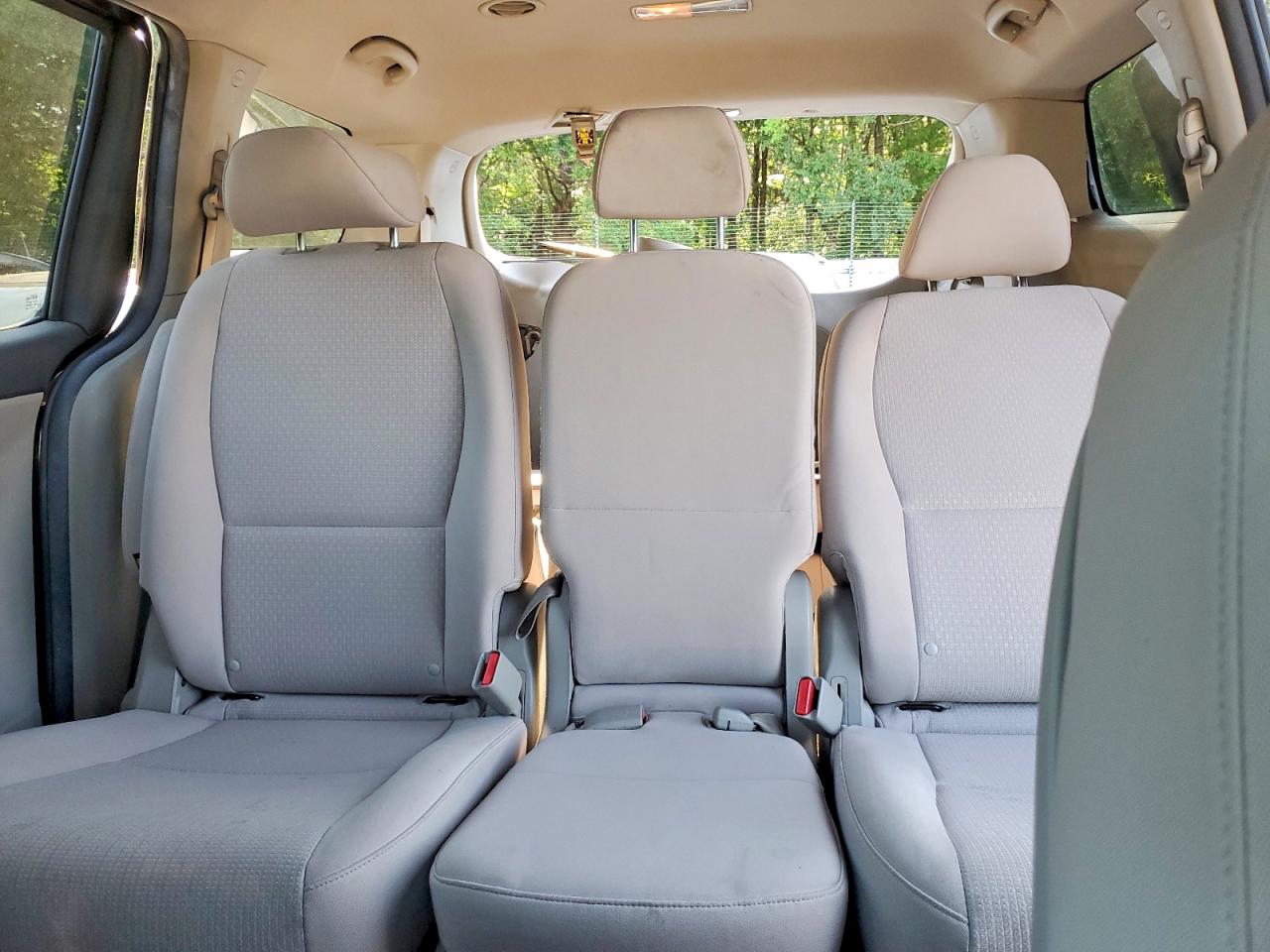 Kia Sedona Lx