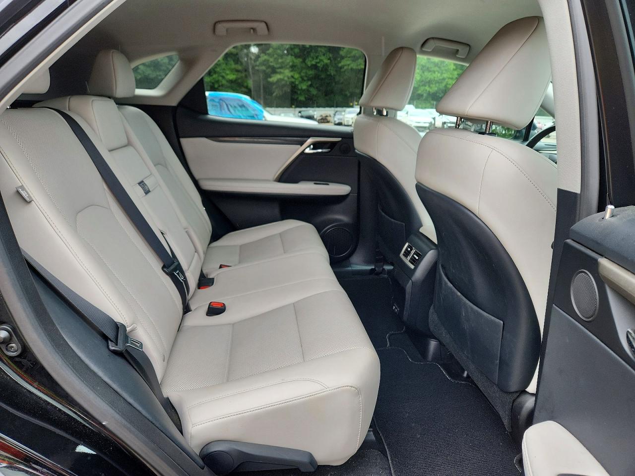 Lexus RX Base