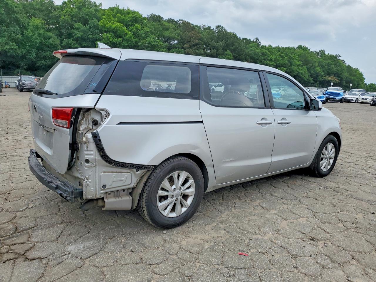 Kia Sedona L