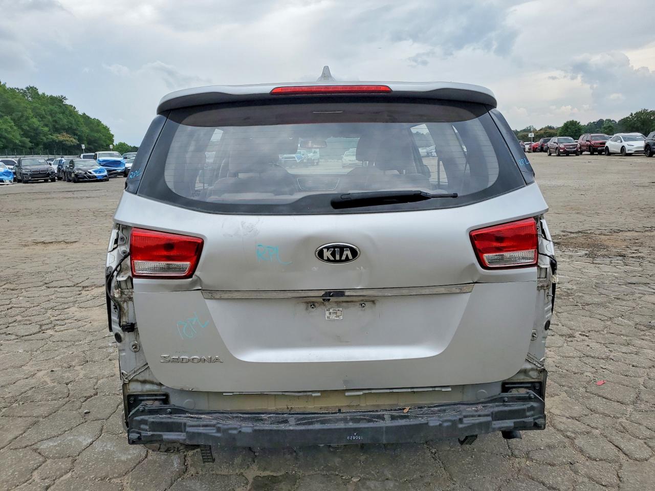Kia Sedona L