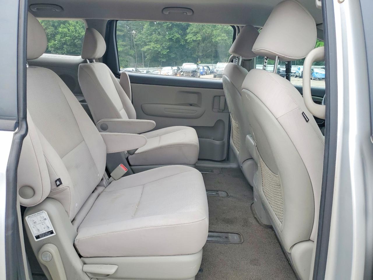 Kia Sedona L