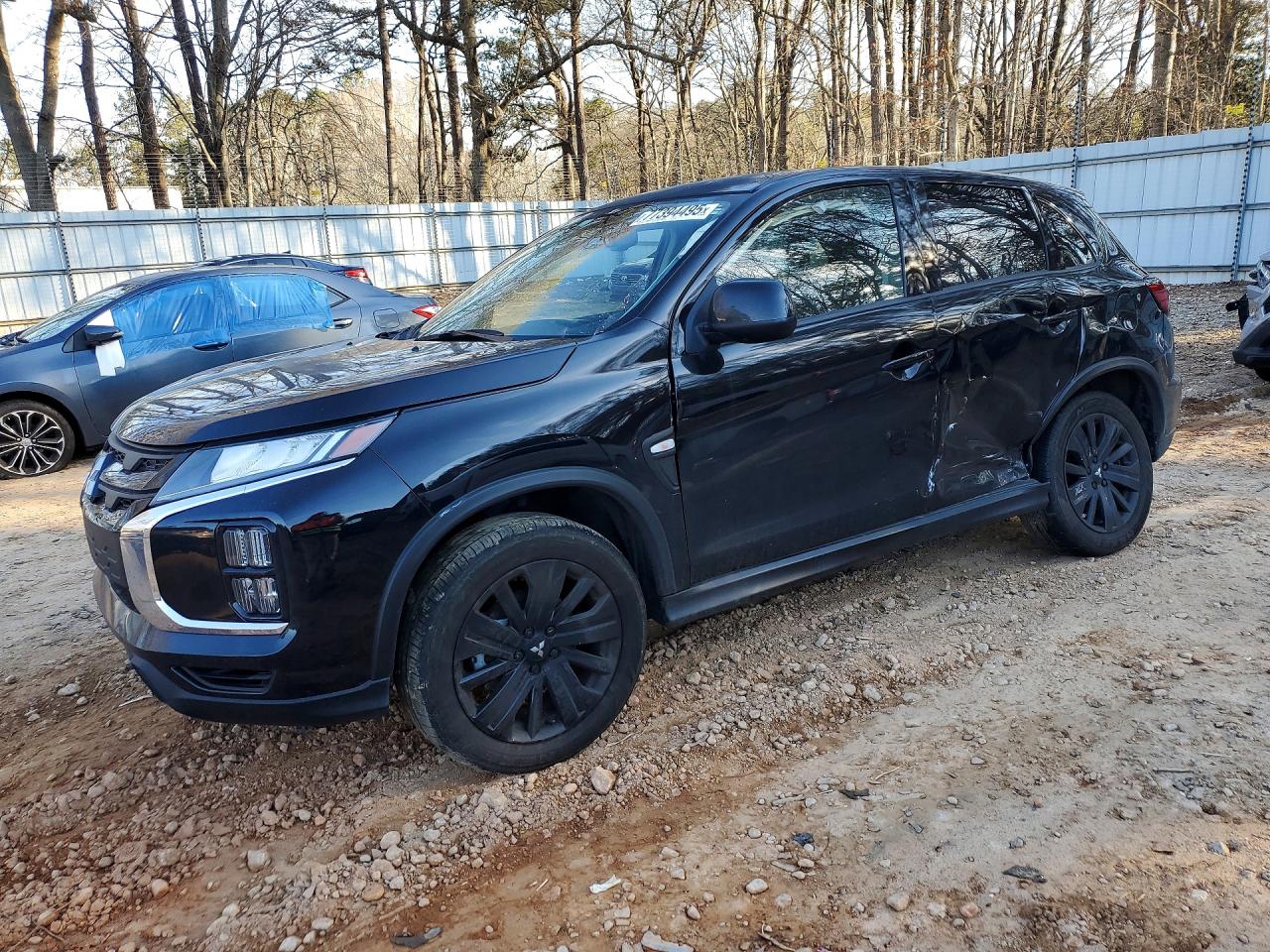Salvage Mitsubishi Outlander Image