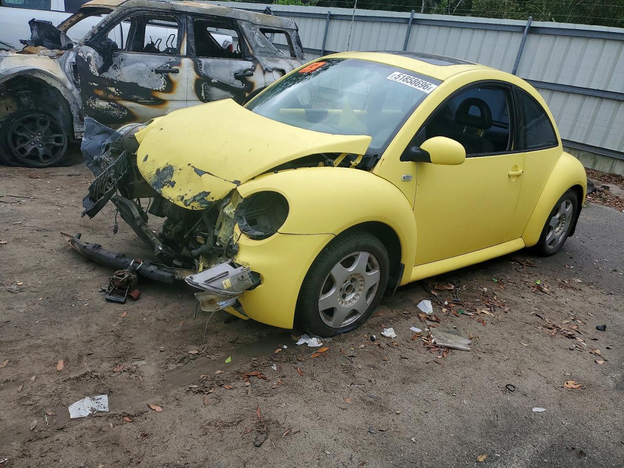 Salvage Volkswagen Beetle Image