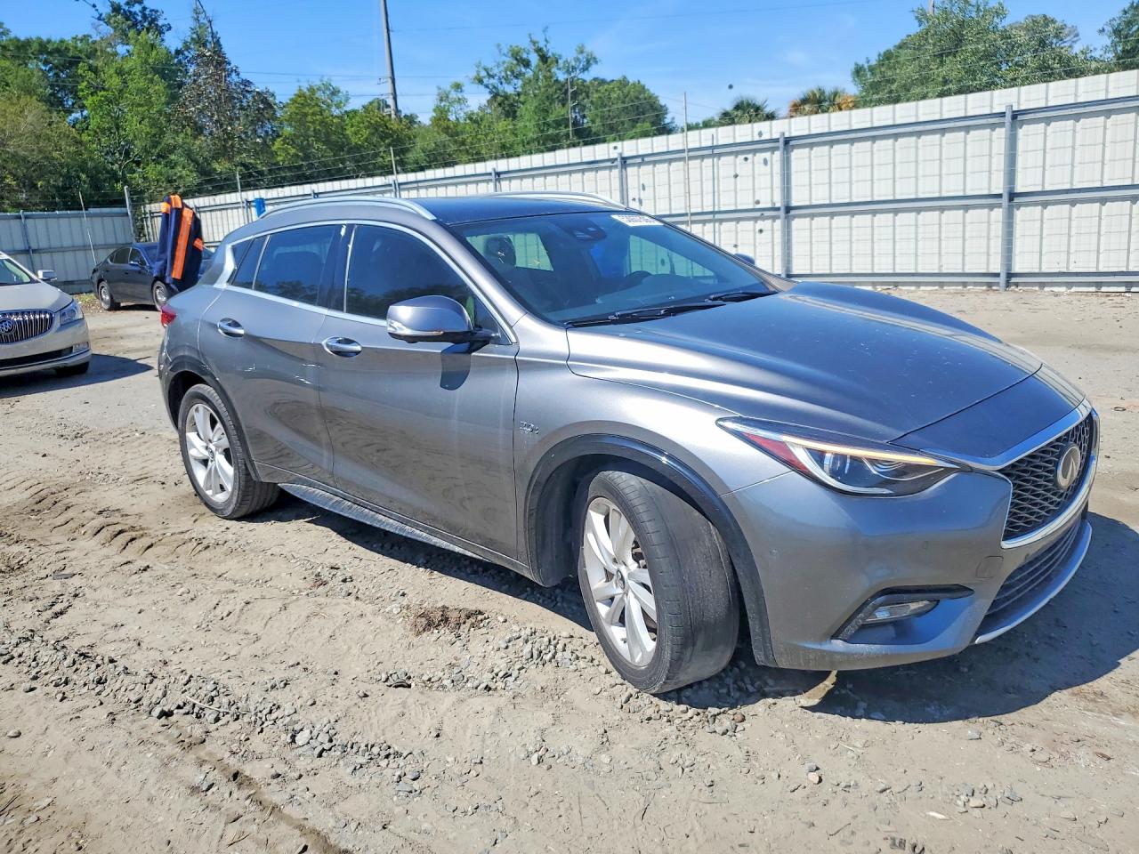 INFINITI Qx Premium