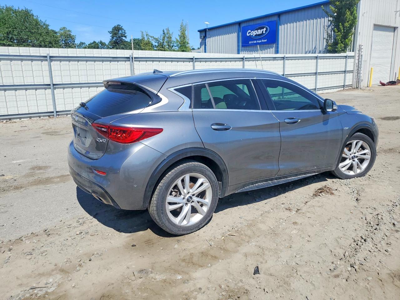 INFINITI Qx Premium