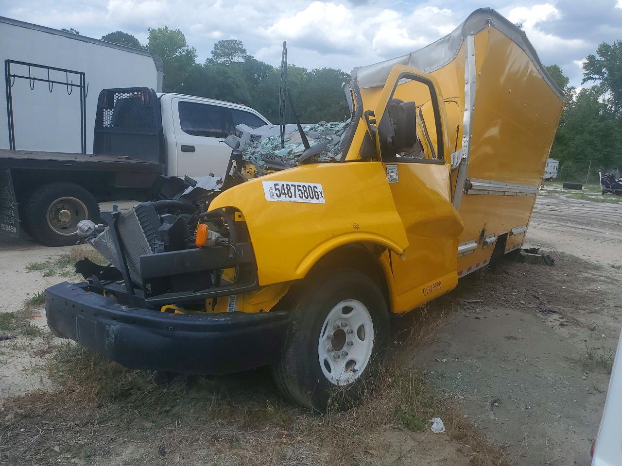 Salvage GMC Savana Image