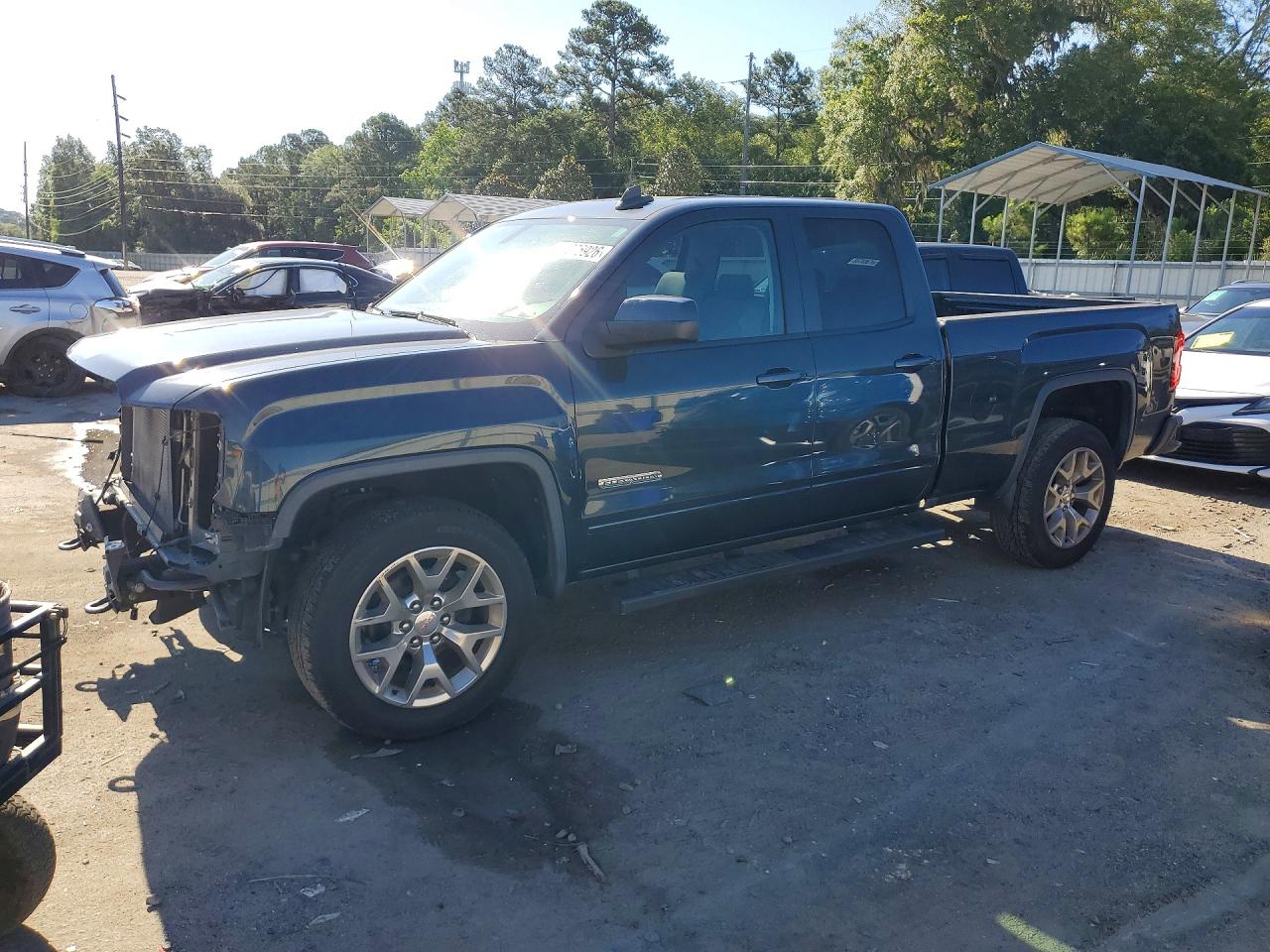 Salvage GMC Sierra Image
