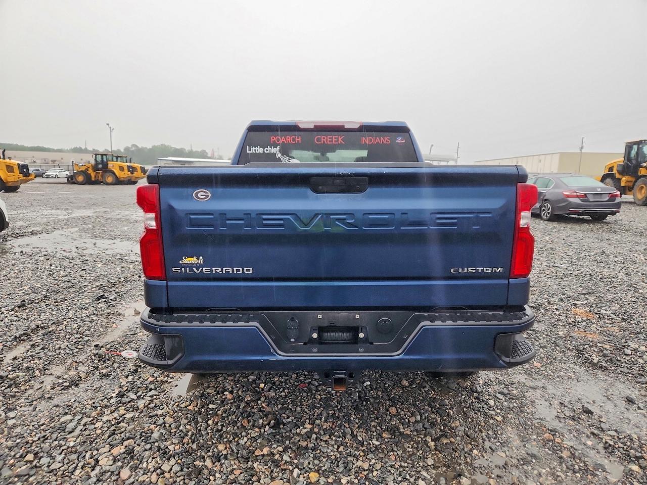 Chevrolet Silverado C1500 Custom