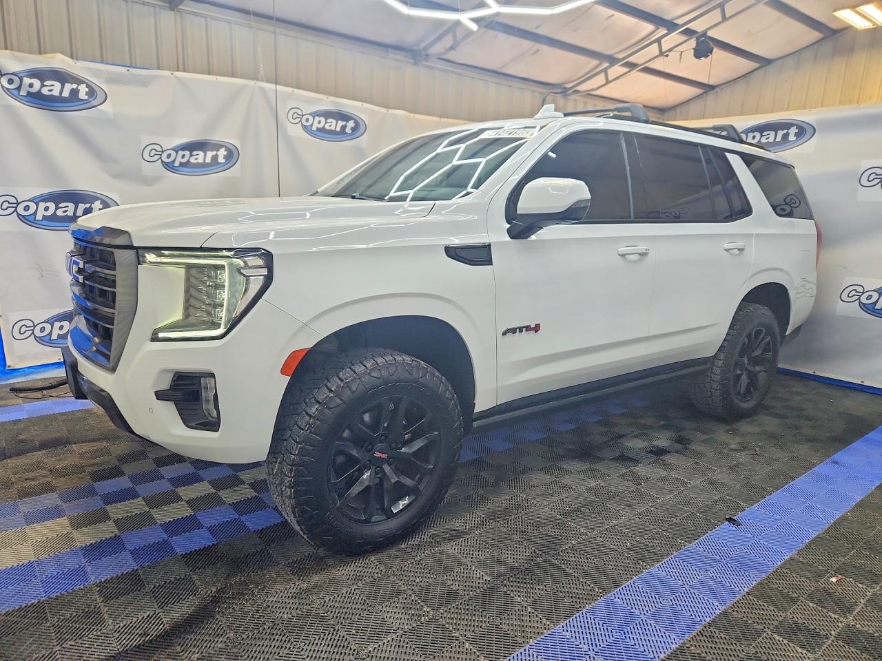Salvage GMC Yukon Image