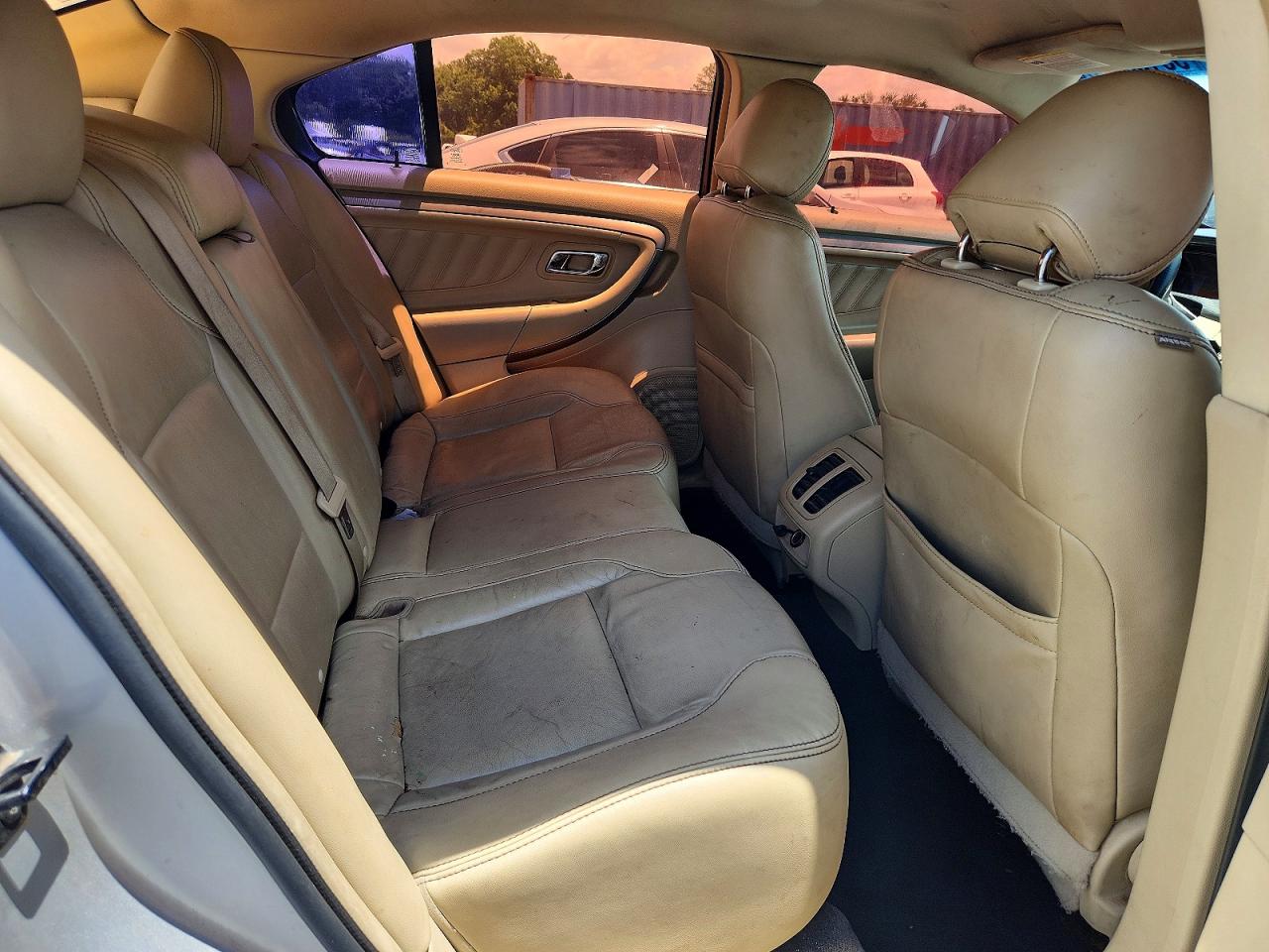 Ford Taurus Sel