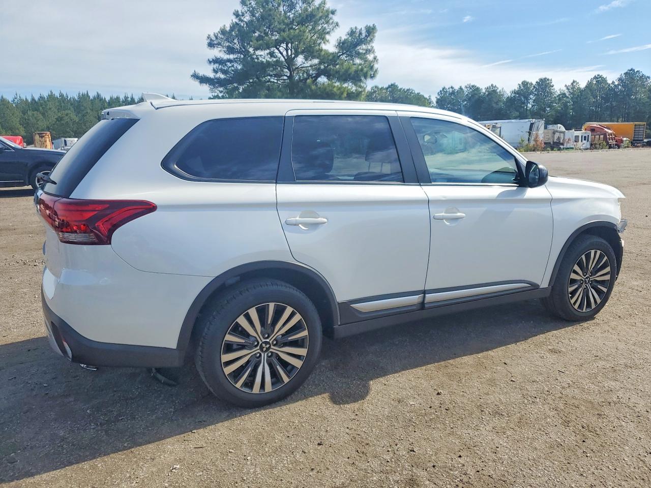 Mitsubishi Outlander Es