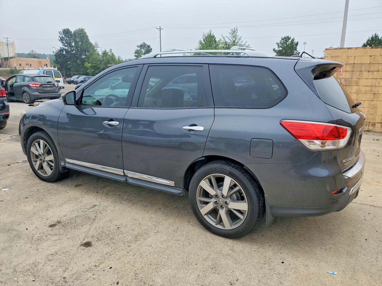 Nissan Pathfinder S