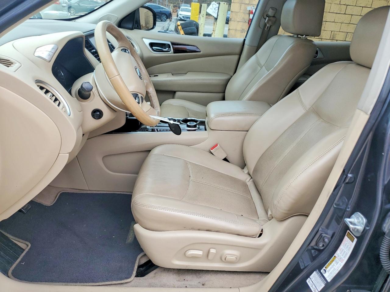 Nissan Pathfinder S