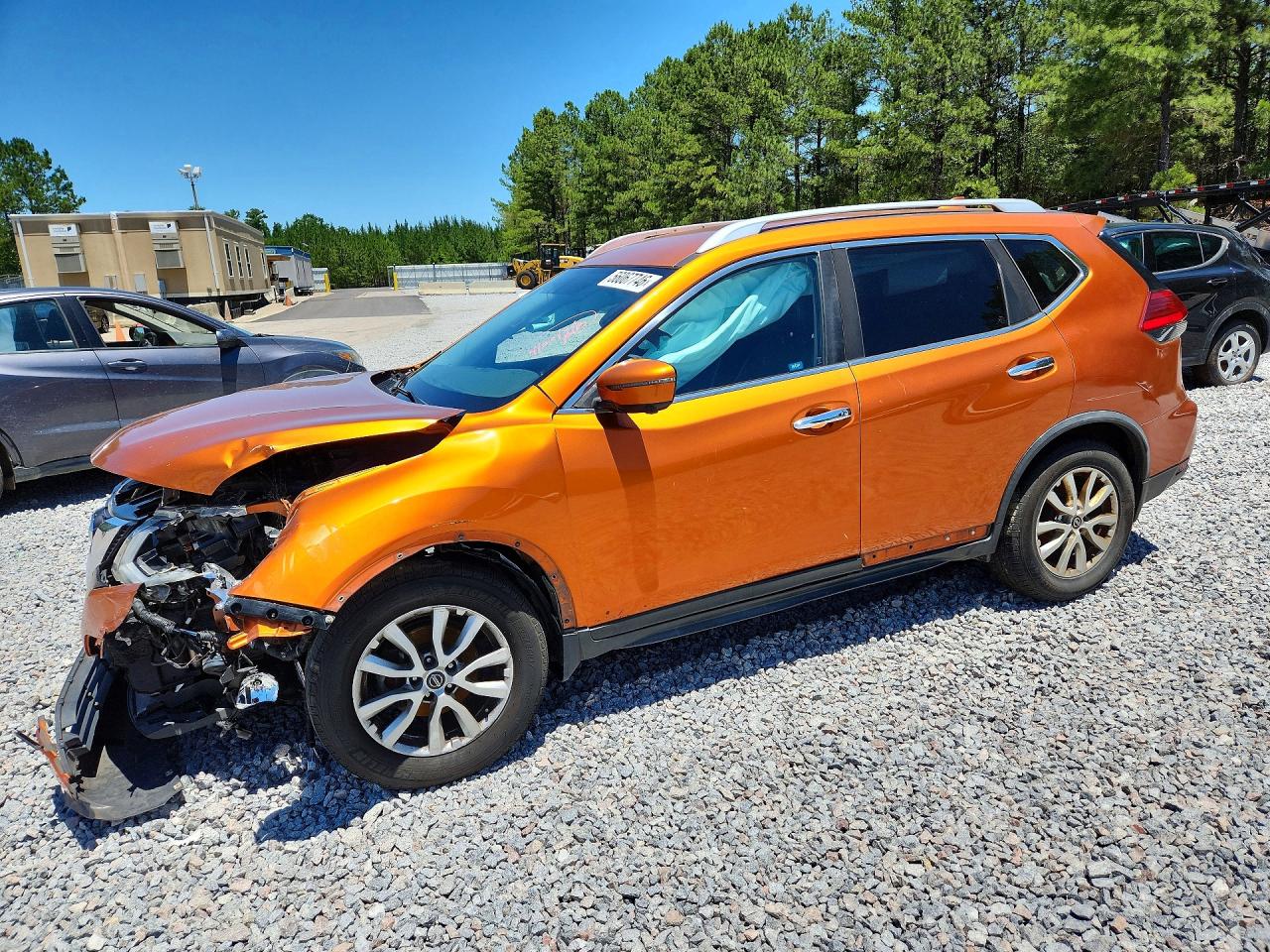 Salvage Nissan Rogue Image