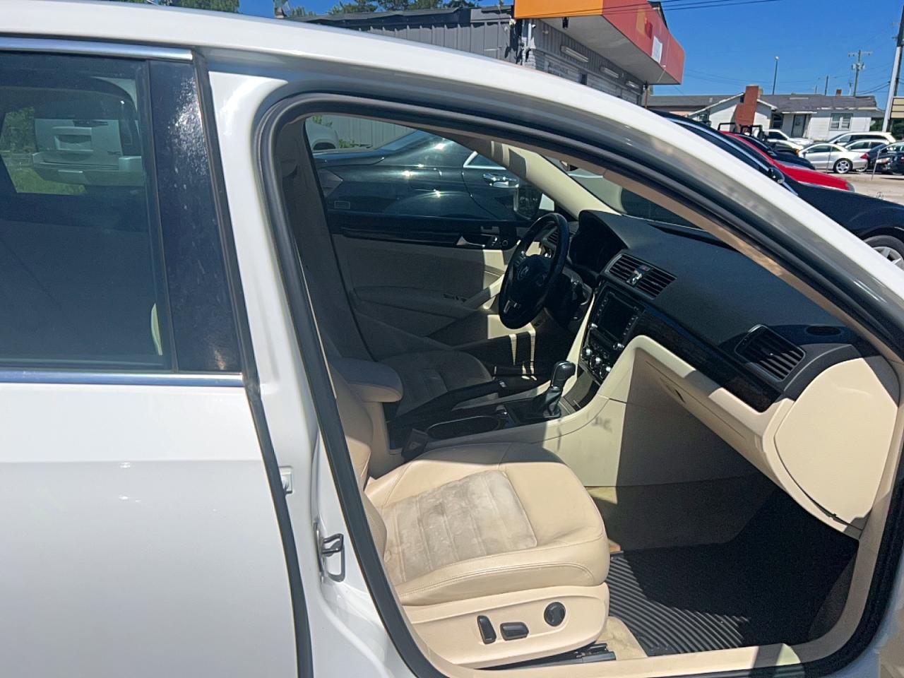 Volkswagen Passat Sel