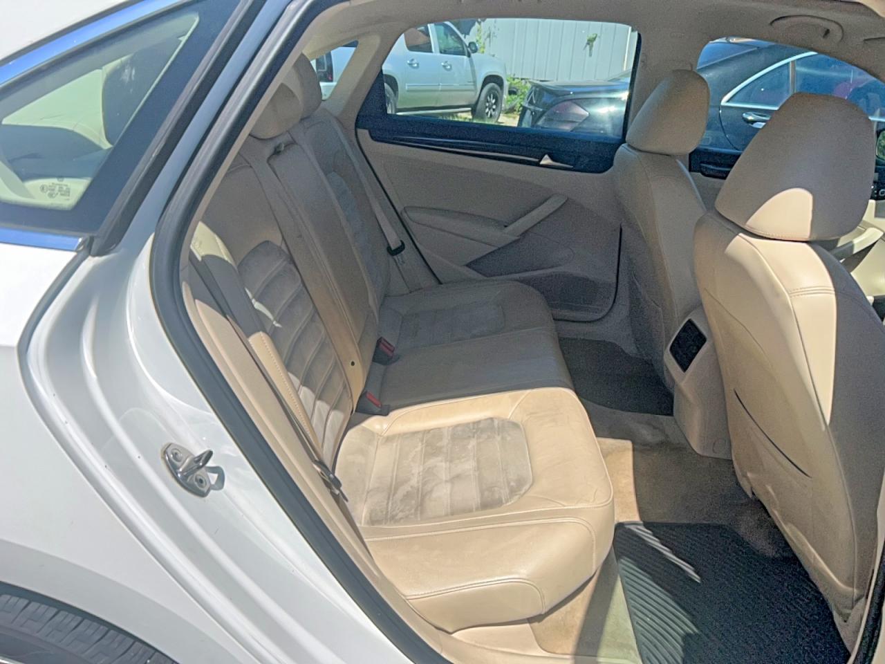 Volkswagen Passat Sel