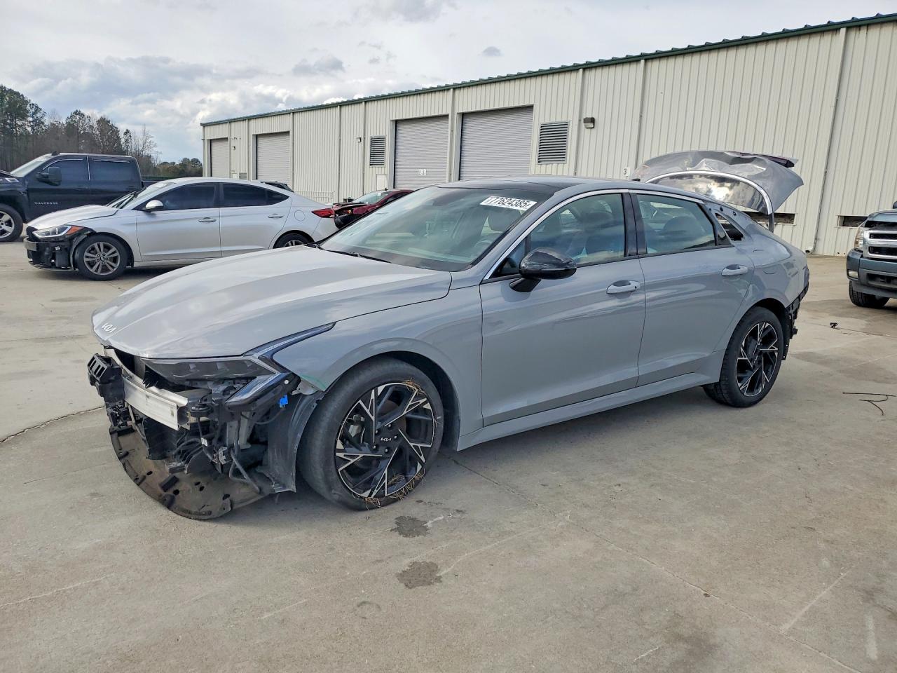 Salvage Kia K5 Image