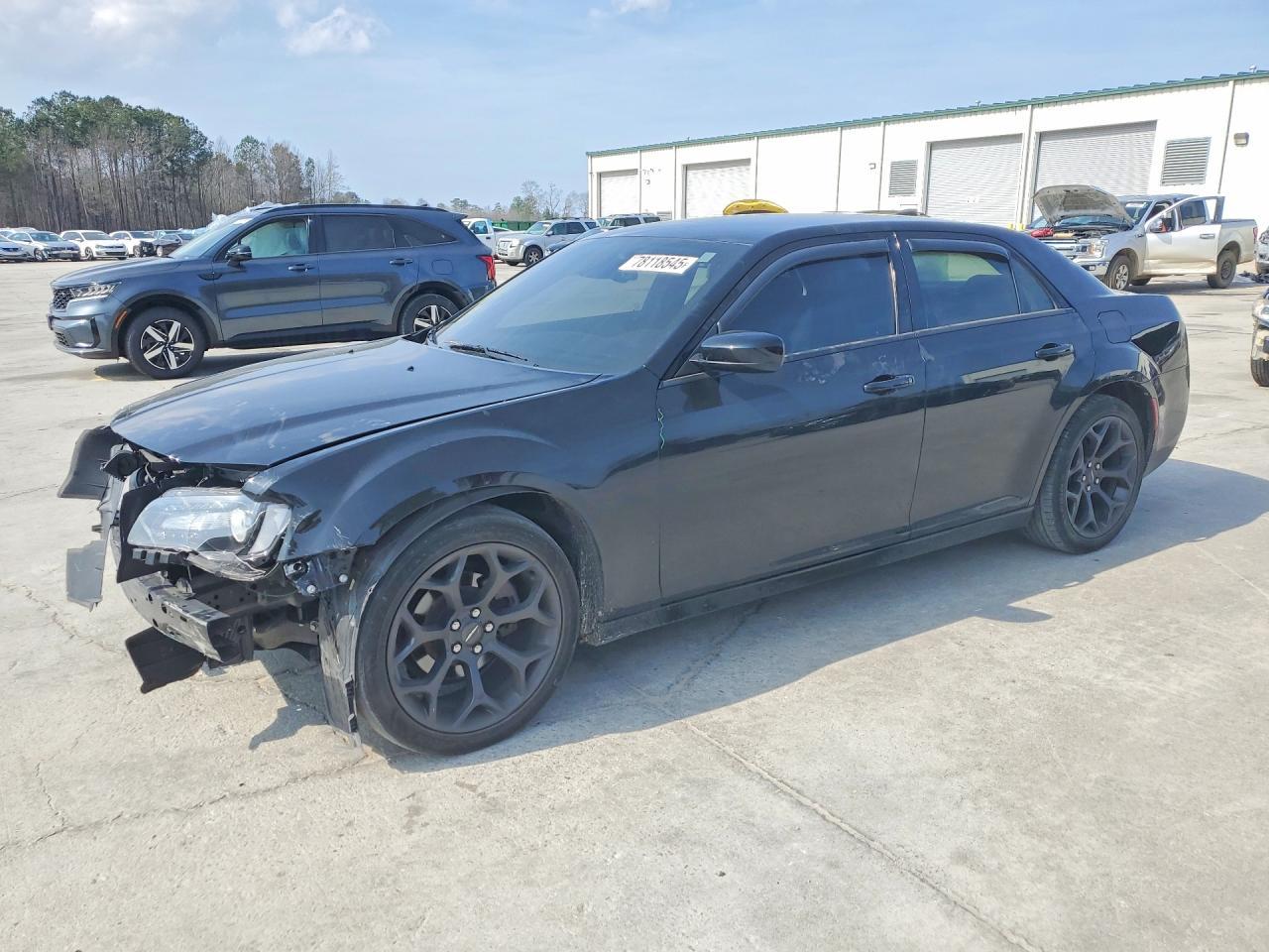 Salvage Chrysler 300 Image