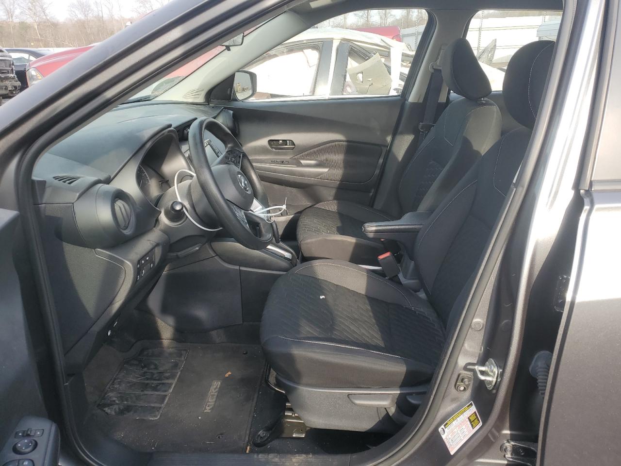 Nissan Kicks S