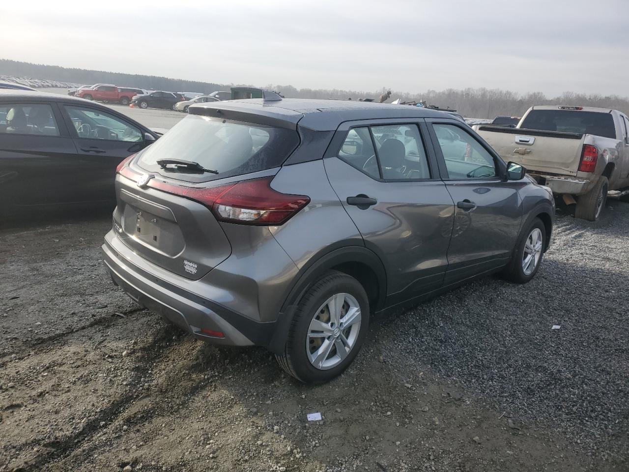 Nissan Kicks S