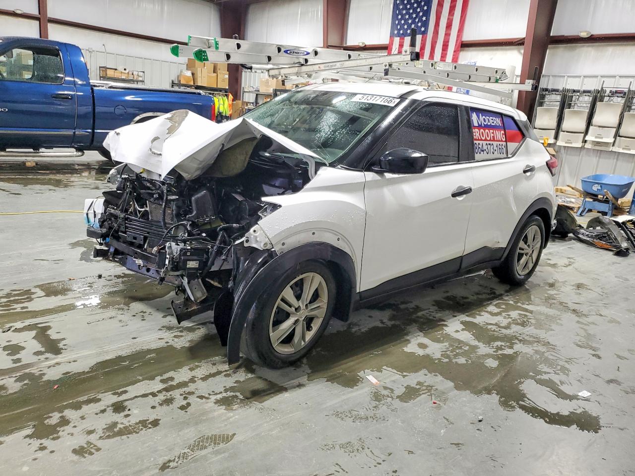 Salvage Nissan Kicks Image