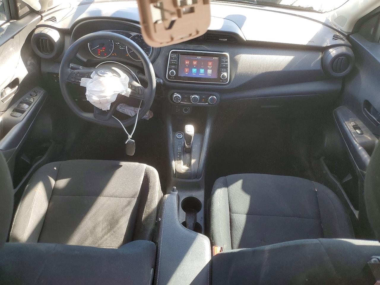 Nissan Kicks S