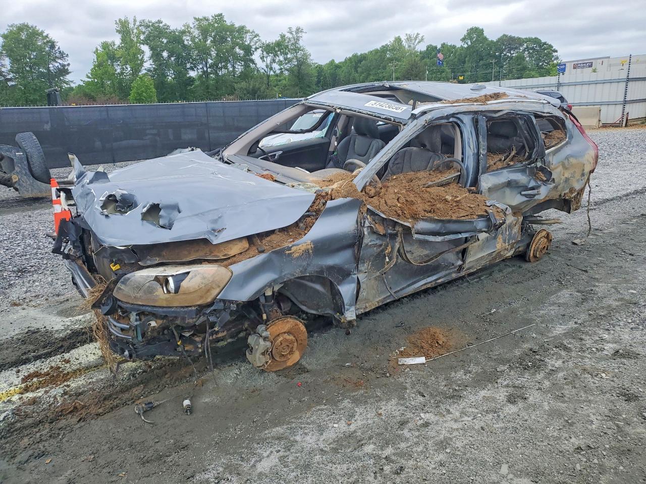 Salvage Volvo XC60 Image