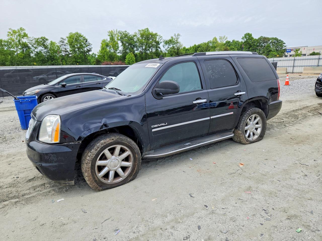Salvage GMC Yukon Image