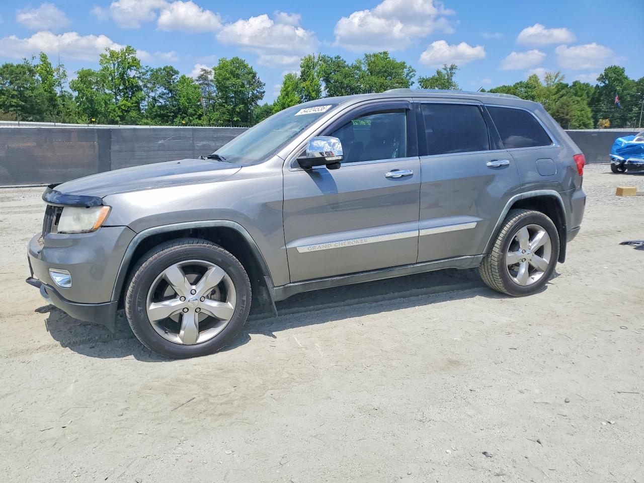 Salvage Jeep Cherokee Image