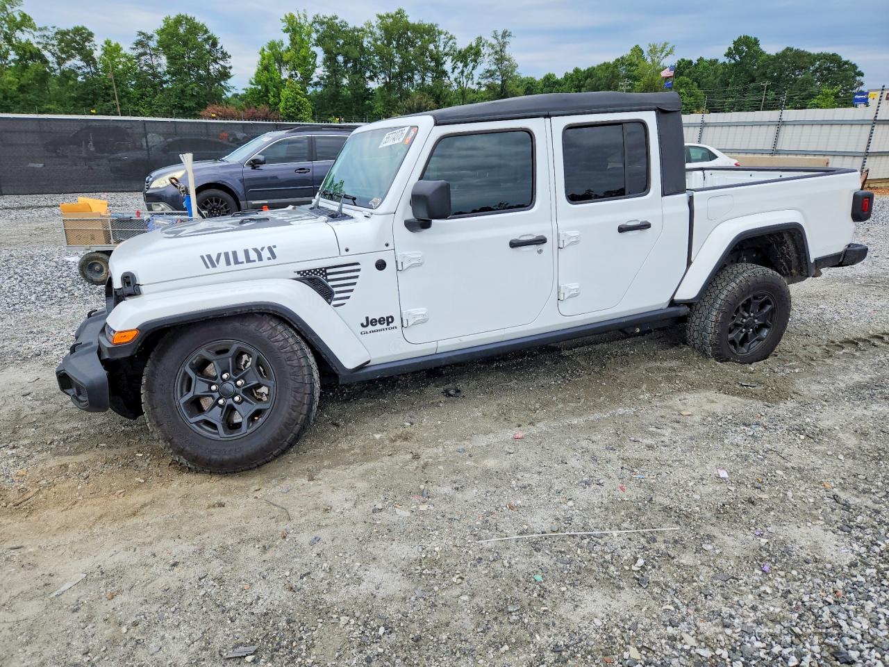 Salvage Jeep Gladiator Image