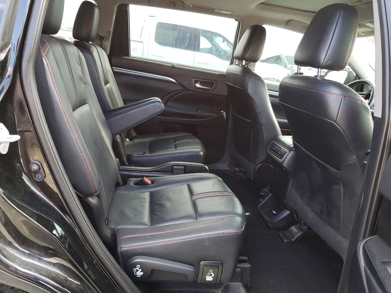 Toyota Highlander Se
