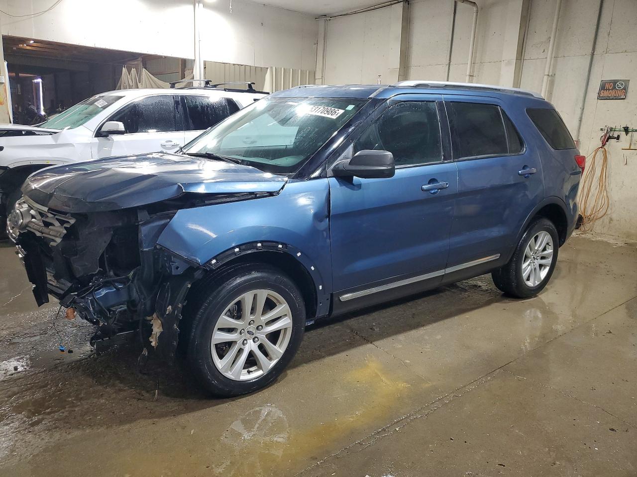 Salvage Ford Explorer Image