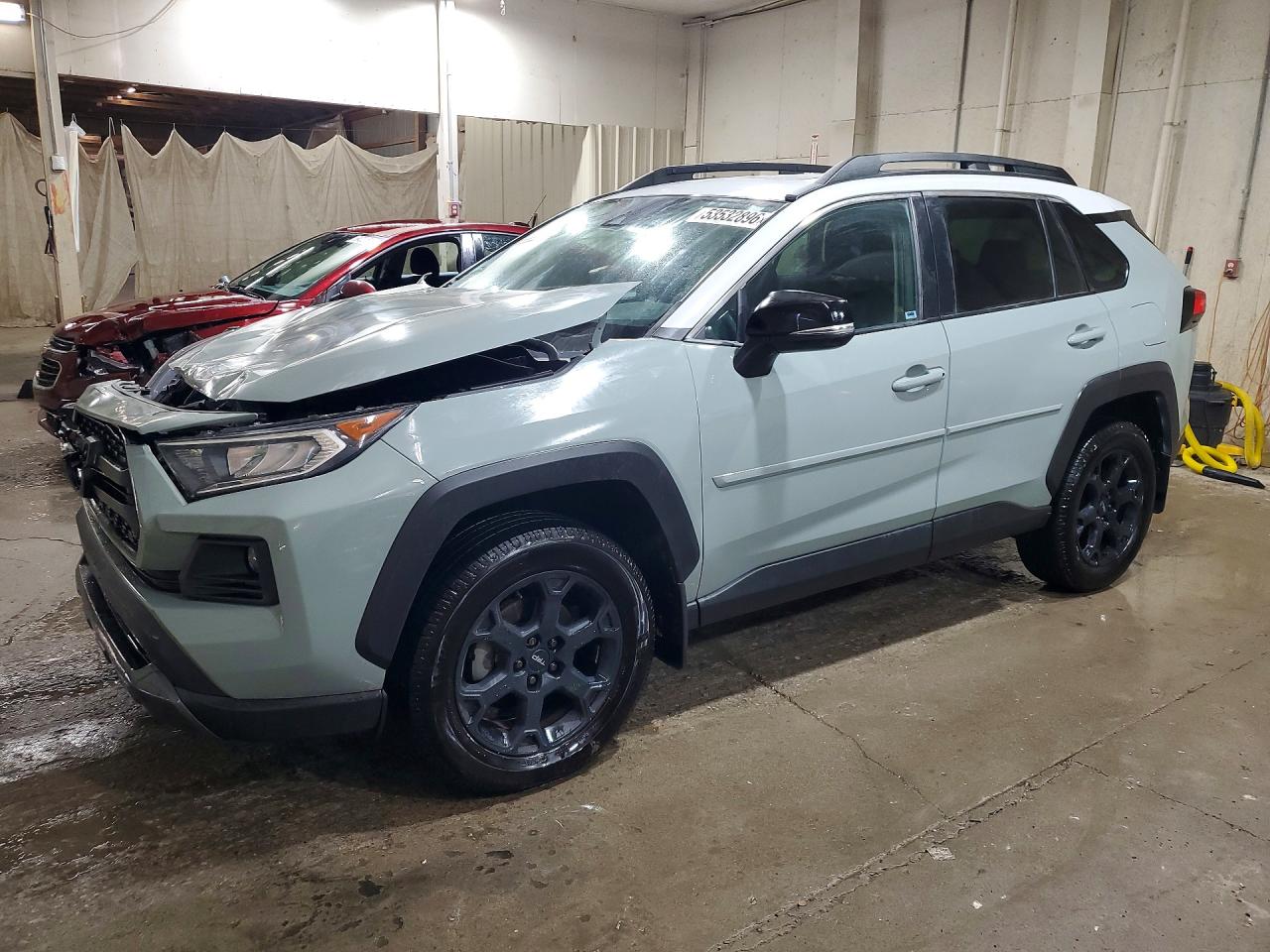 Salvage Toyota RAV4 Image