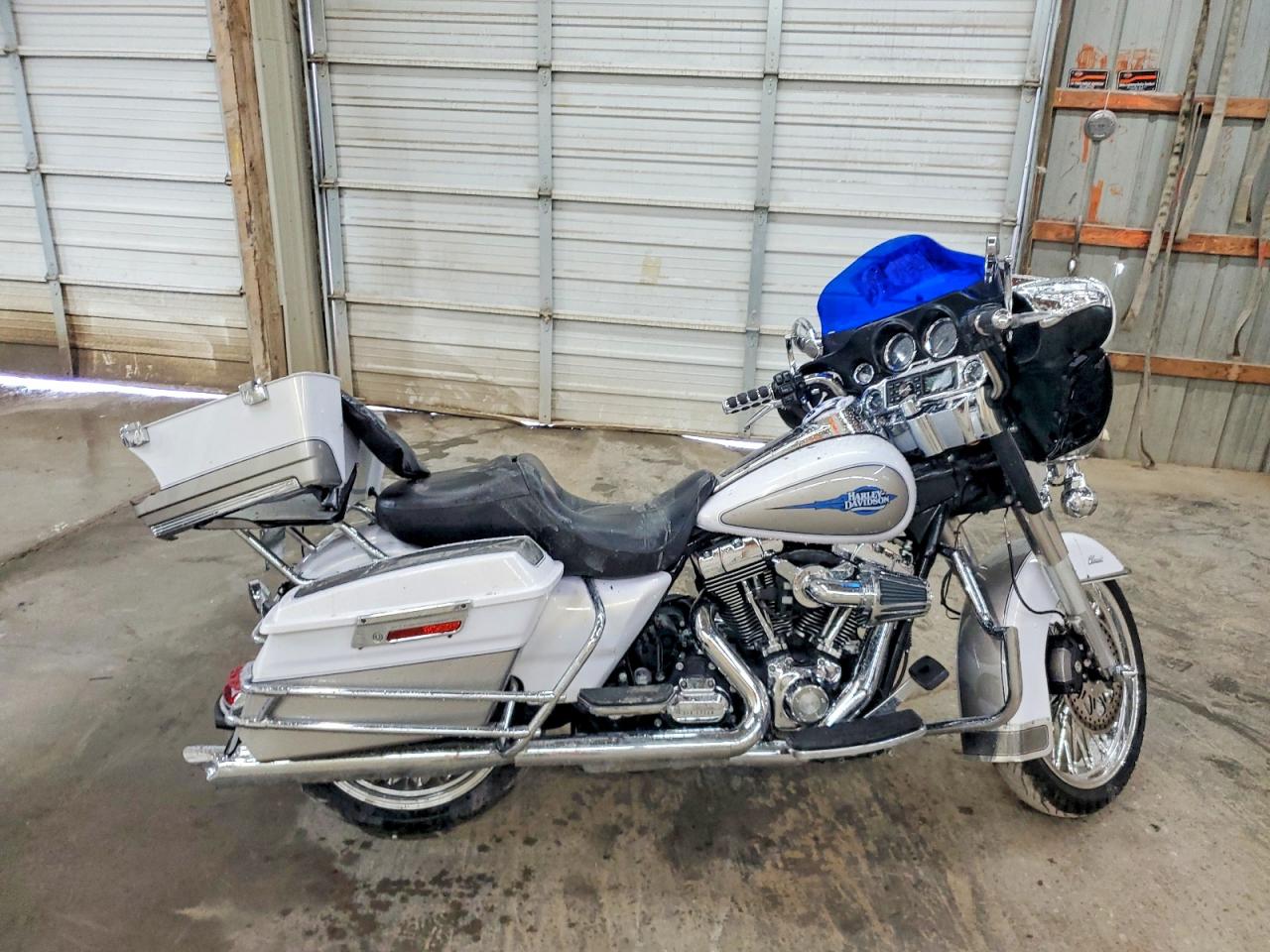 Salvage Harley-Davidson Fl Image