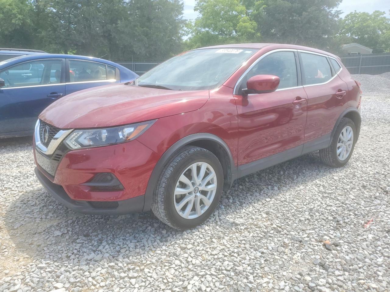 Salvage Nissan Rogue Image