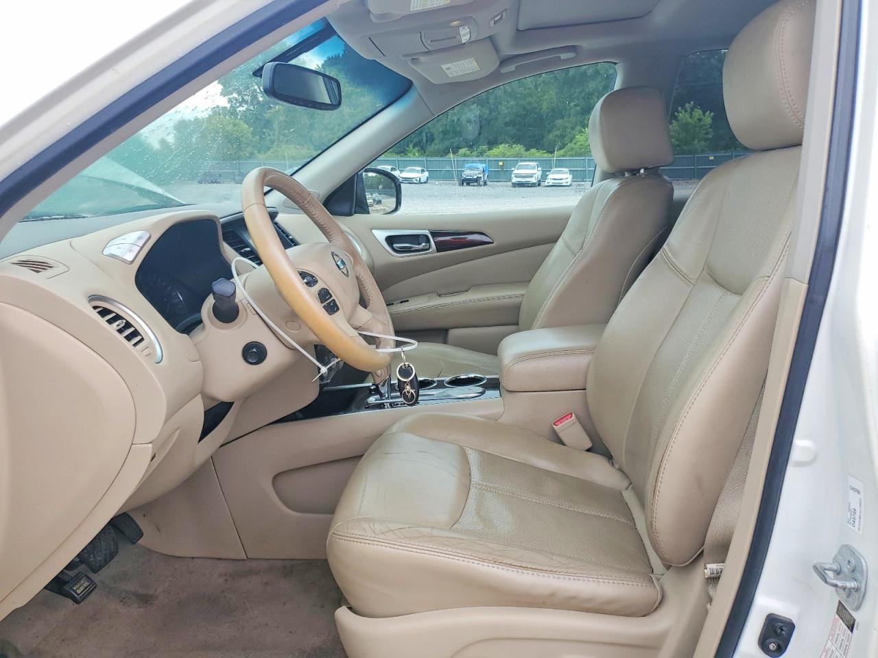 Nissan Pathfinder S