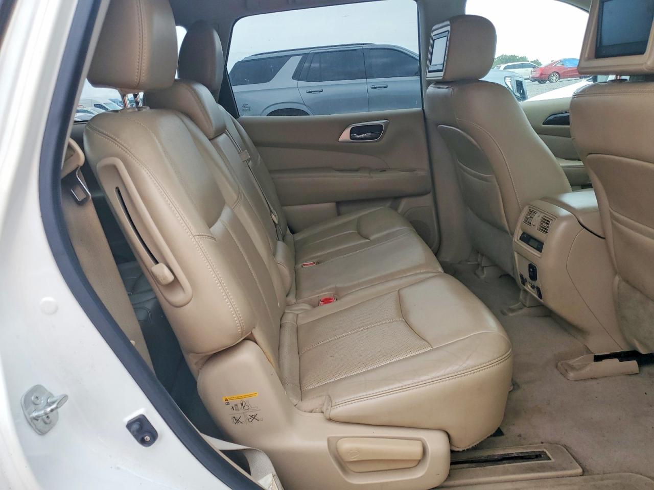 Nissan Pathfinder S