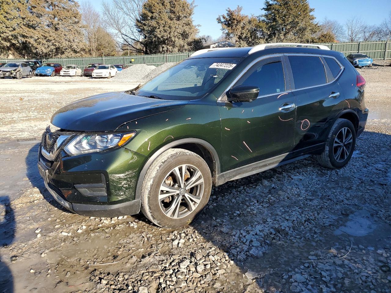 Salvage Nissan Rogue Image