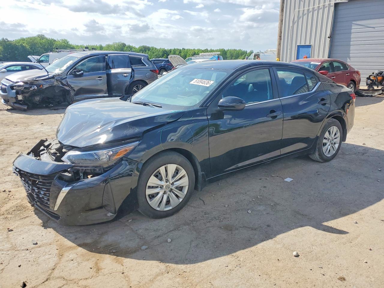 Salvage Nissan Sentra Image