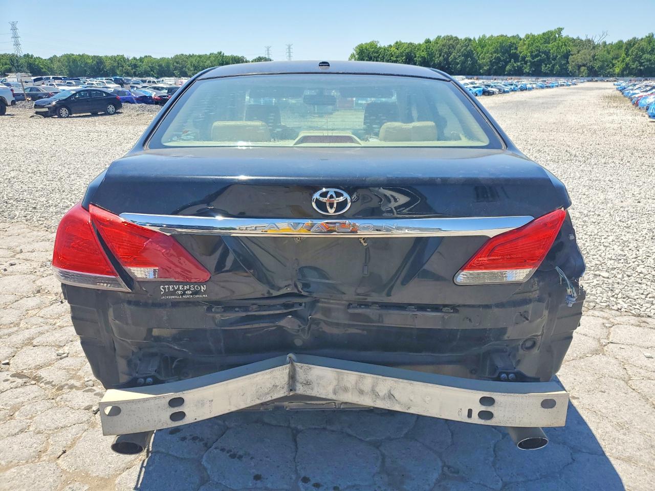 Toyota Avalon Base