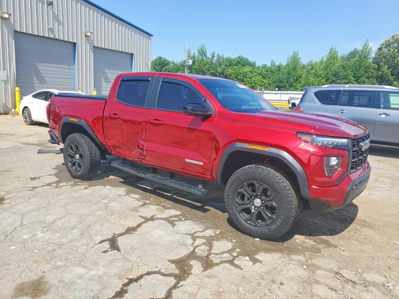 GMC Canyon Elevation