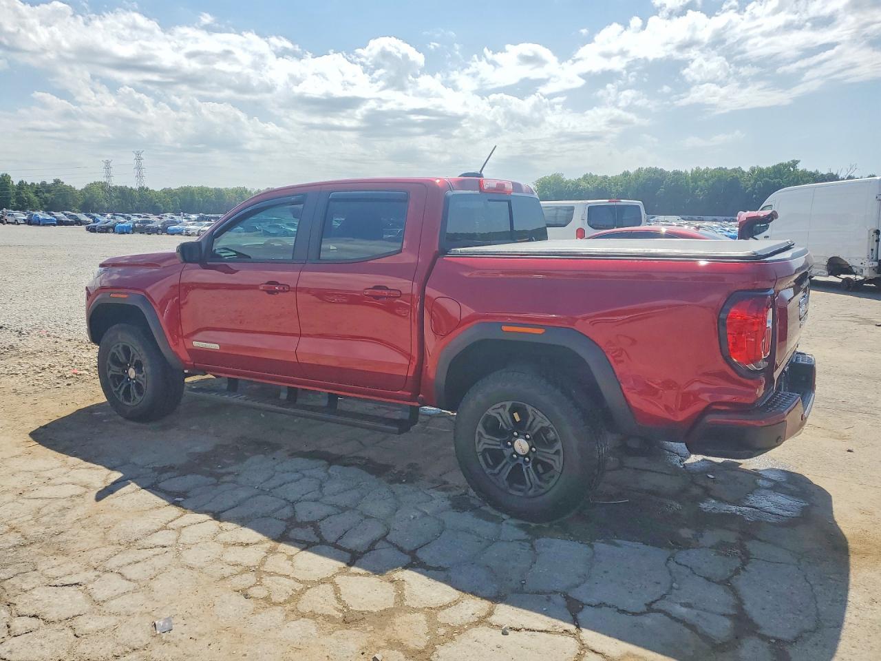 GMC Canyon Elevation