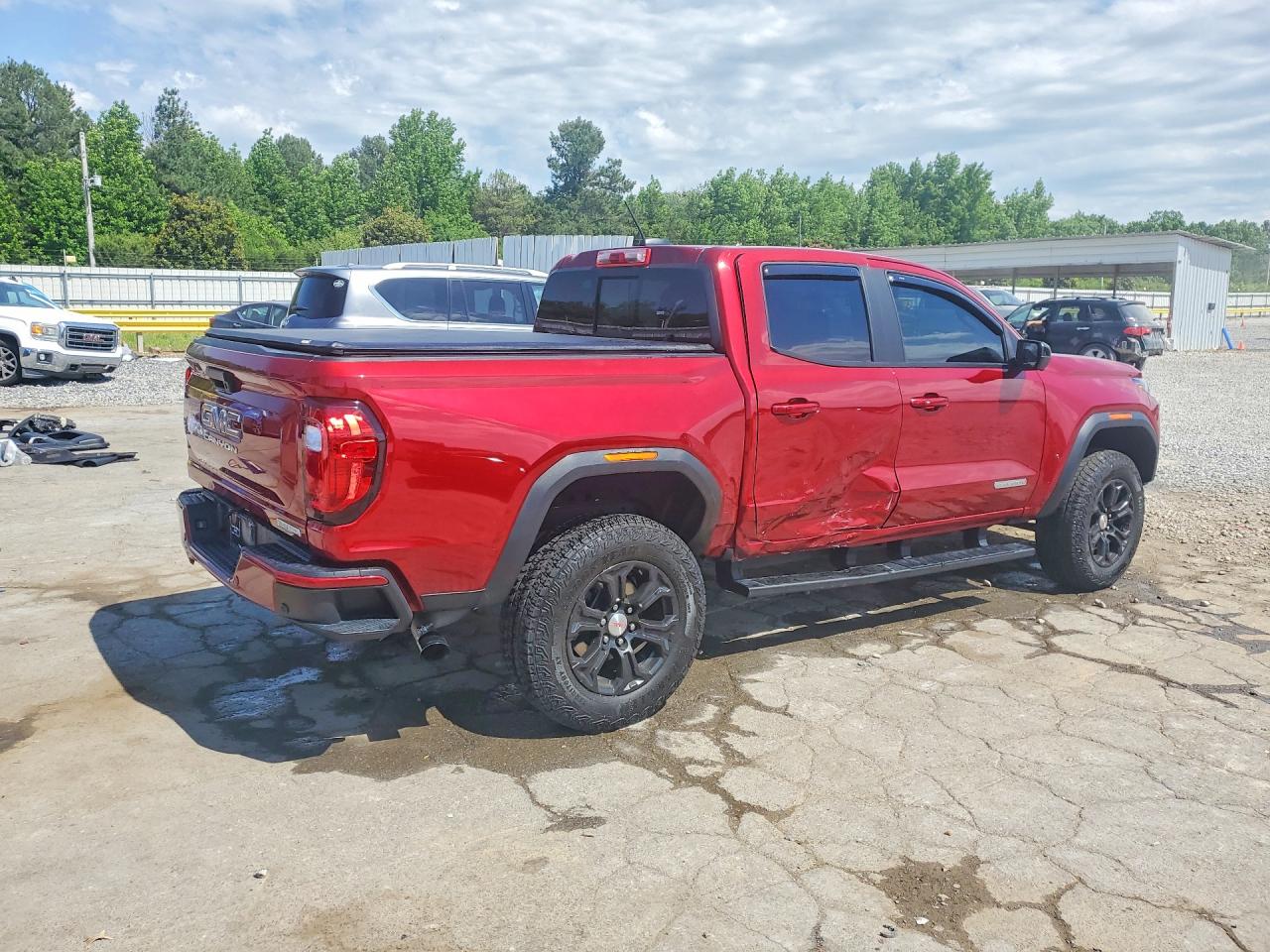 GMC Canyon Elevation