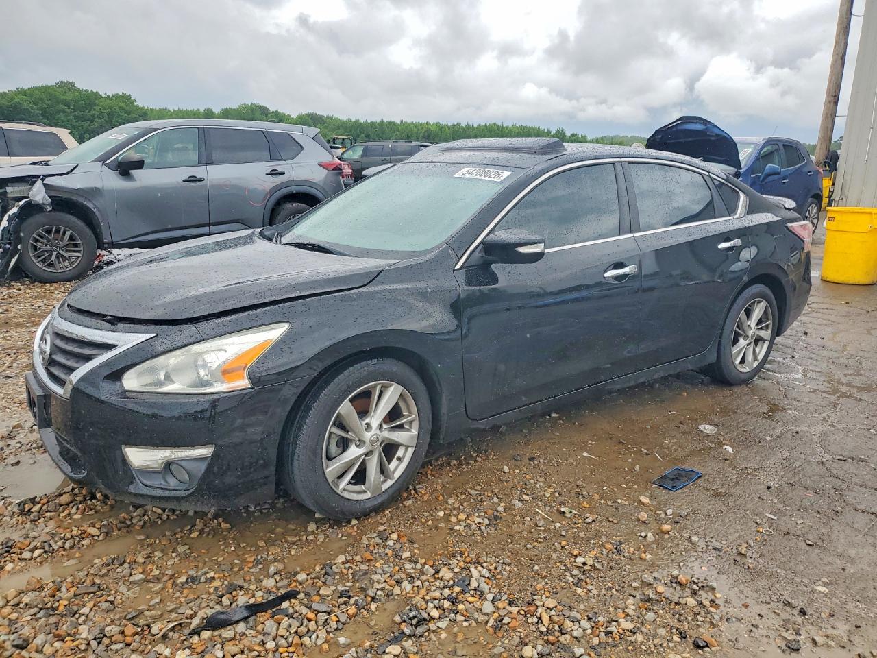 Salvage Nissan Altima Image
