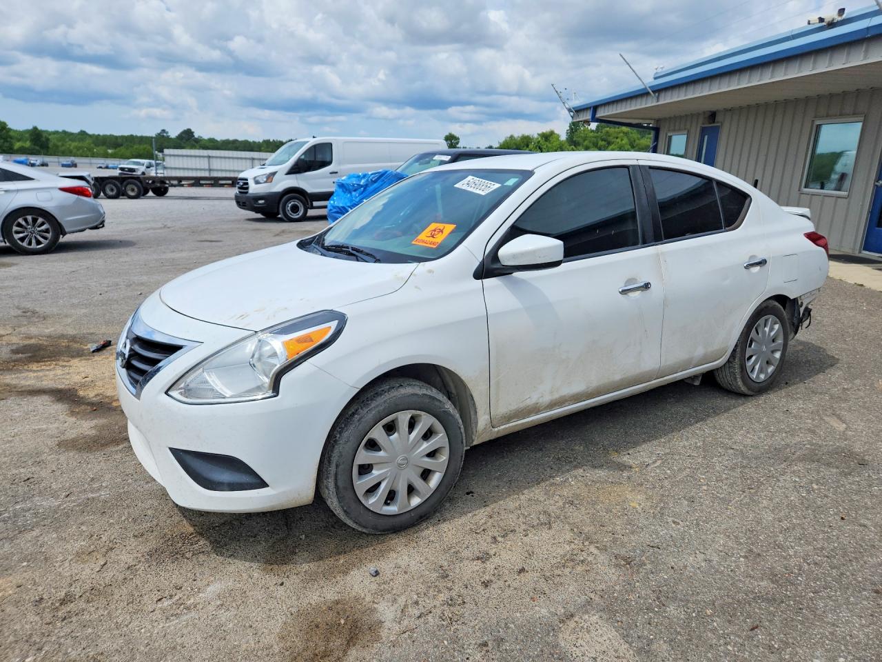 Salvage Nissan Versa Image
