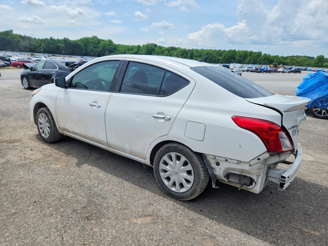 Nissan Versa Sv